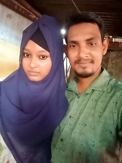 Refined Chinese woman unveils her breasts