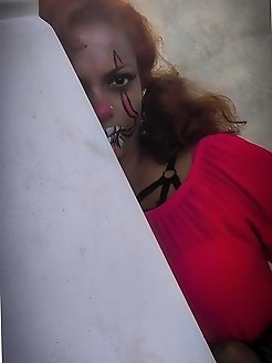 My stylish Chinese girlfriend is naked in this photo.