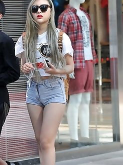 Candid: chinese shorts Crotchwatch....